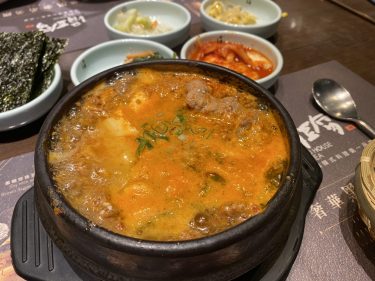 「涓豆腐」微風台北車站店食記，韓式海鮮煎餅比臉還大啊！